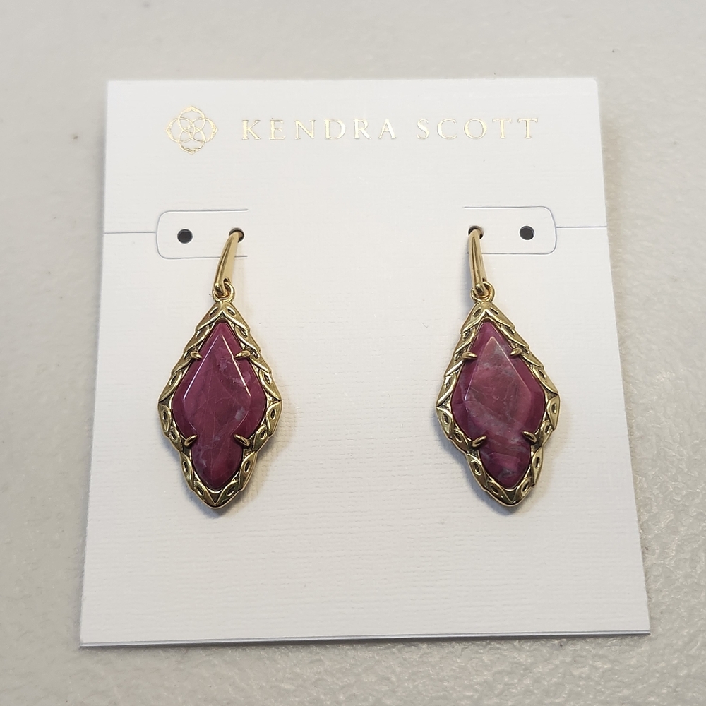 NWT Kendra Scott Gold-Tone Pink Adeline Vintage Drop Earrings